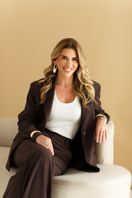 Dra. Daniela Sammour em sua clínica